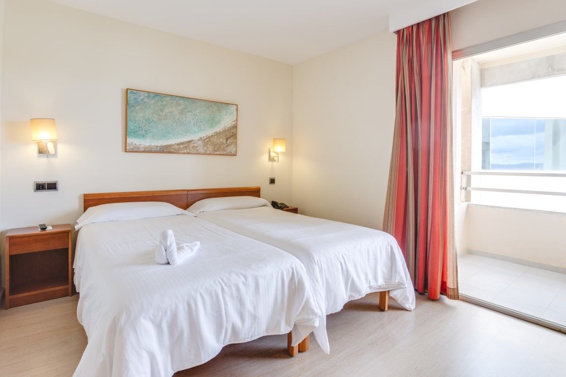 Aparthotel Fontanellas Playa 4*